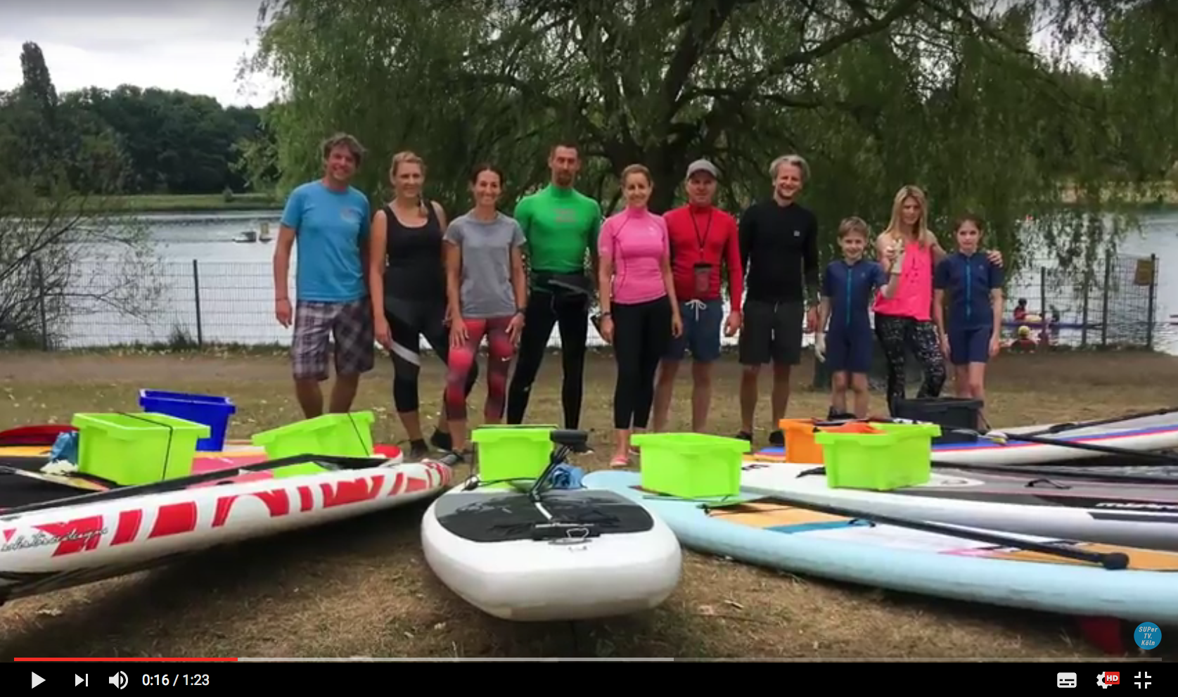 SUP Station Köln beim River Clean Up